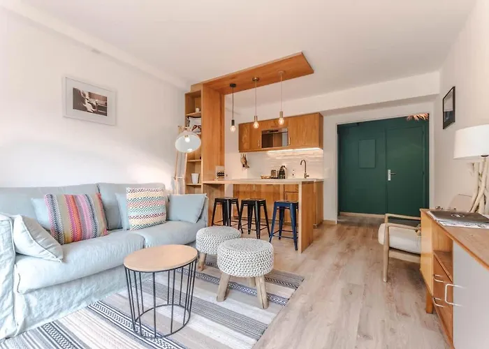 Le Bailly L Beachside & Rooftop L Shellter