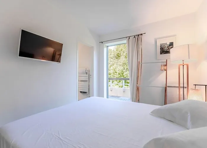 Le Bailly L Beachside & Rooftop L Shellter